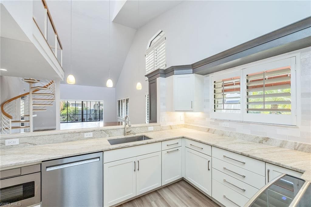 121 Bears Paw TRL, NAPLES FL 34105-3