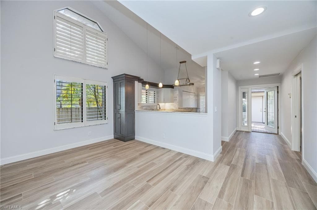 121 Bears Paw TRL, NAPLES FL 34105-7