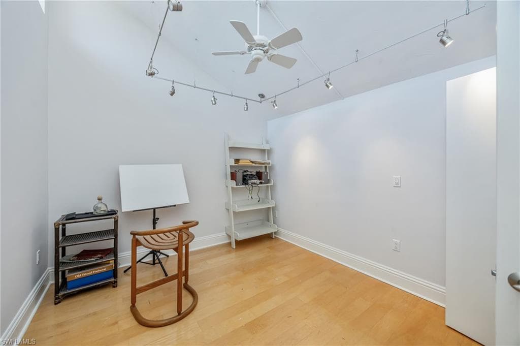 121 Bears Paw TRL, NAPLES FL 34105-20