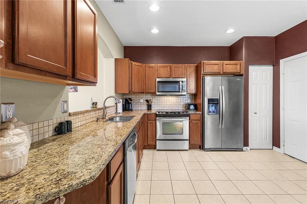 3343 Dandolo CIR, CAPE CORAL FL 33909-3