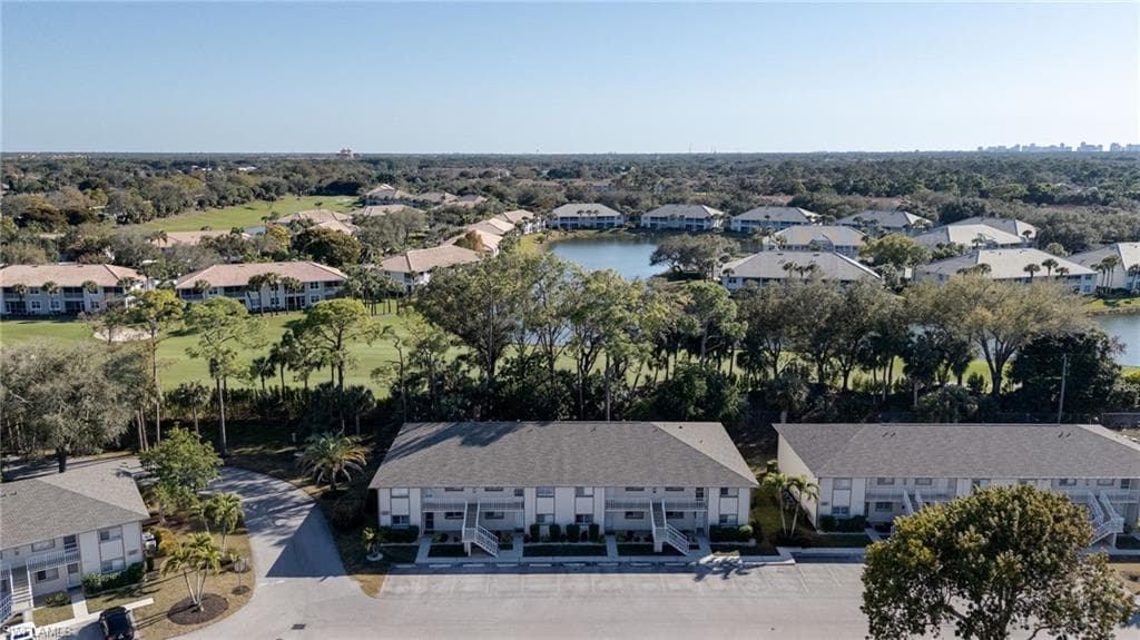 2370 Naples Trace CIR # 6, NAPLES FL 34109-26