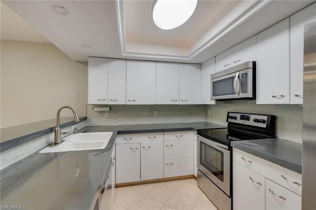 2370 Naples Trace CIR # 6, NAPLES FL 34109-4