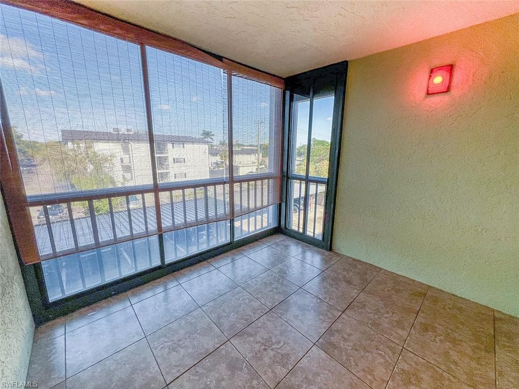 2121 Collier AVE E # 316, FORT MYERS FL 33901-15