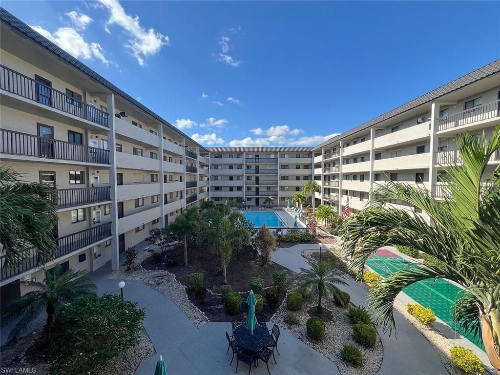 2121 Collier AVE E # 316, FORT MYERS FL 33901-17