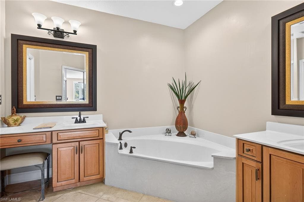 8496 Southbridge DR # 4, ESTERO FL 33967-19