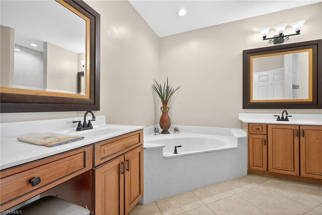 8496 Southbridge DR # 4, ESTERO FL 33967-20