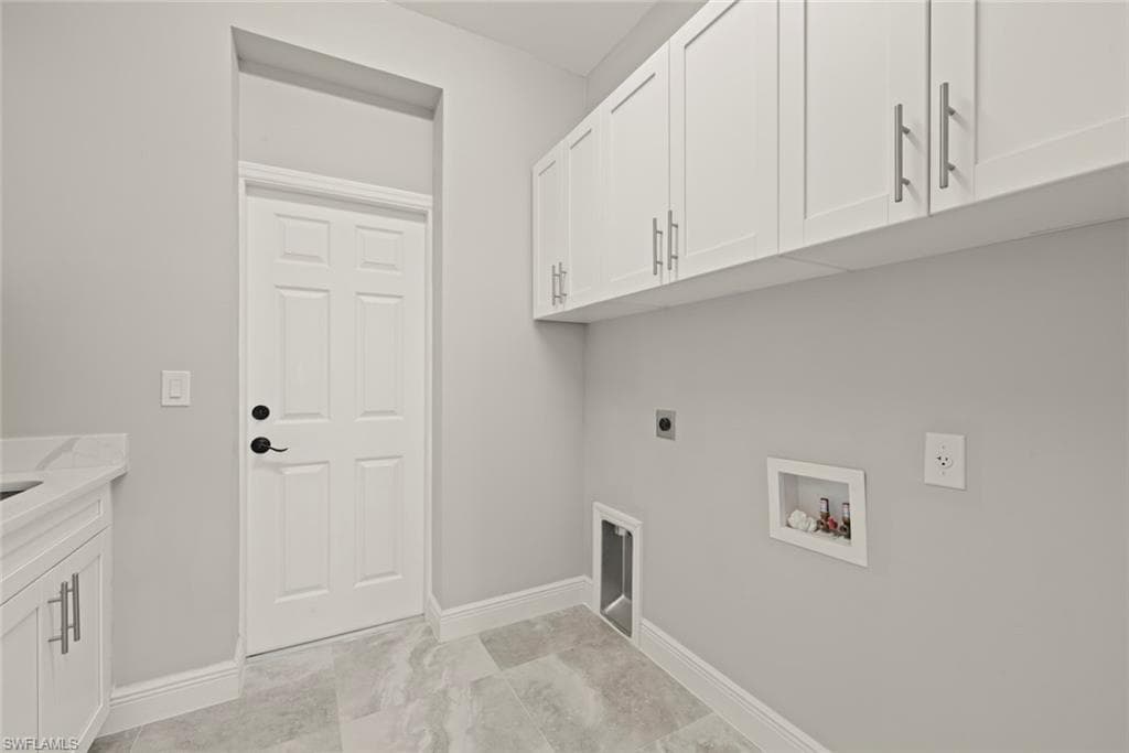 897 Iris DR, NORTH FORT MYERS FL 33903-22