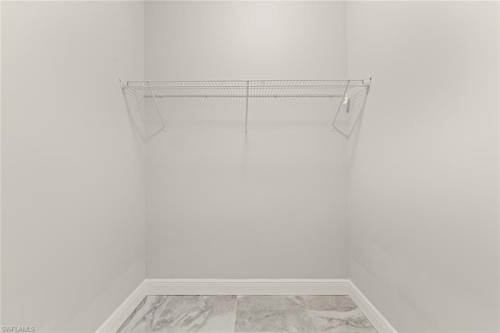 897 Iris DR, NORTH FORT MYERS FL 33903-29