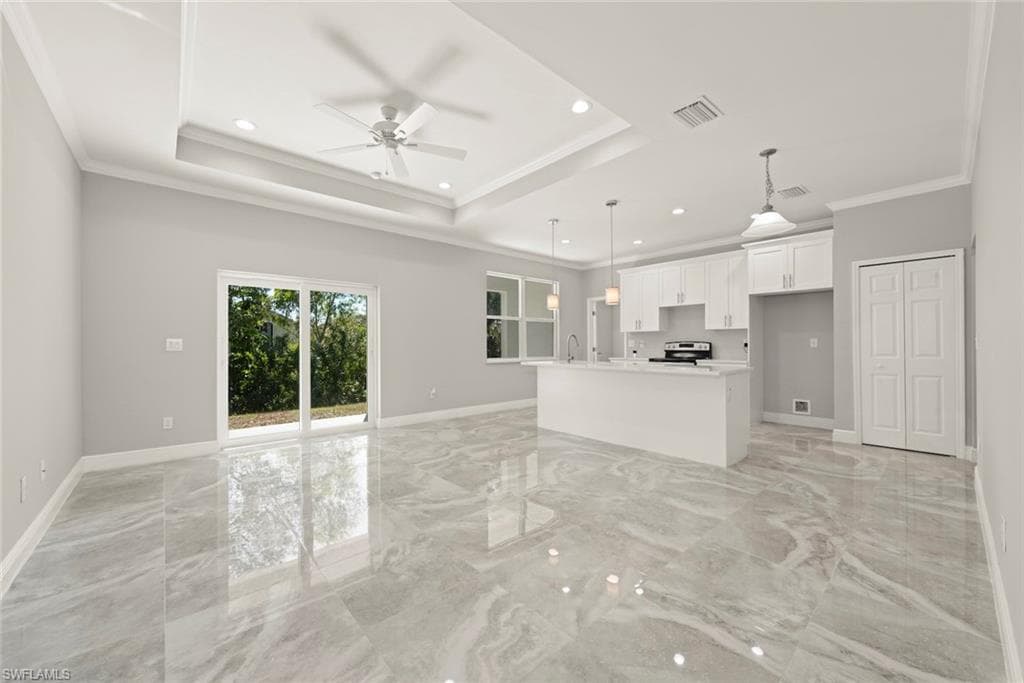 897 Iris DR, NORTH FORT MYERS FL 33903-13