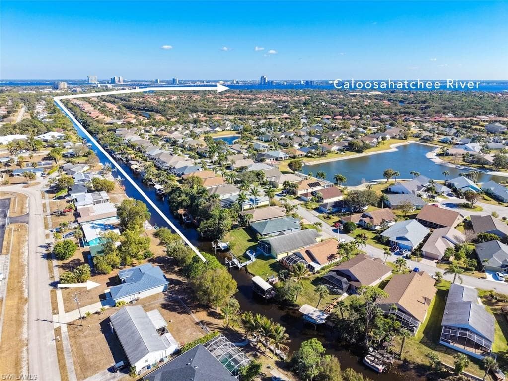 897 Iris DR, NORTH FORT MYERS FL 33903-40