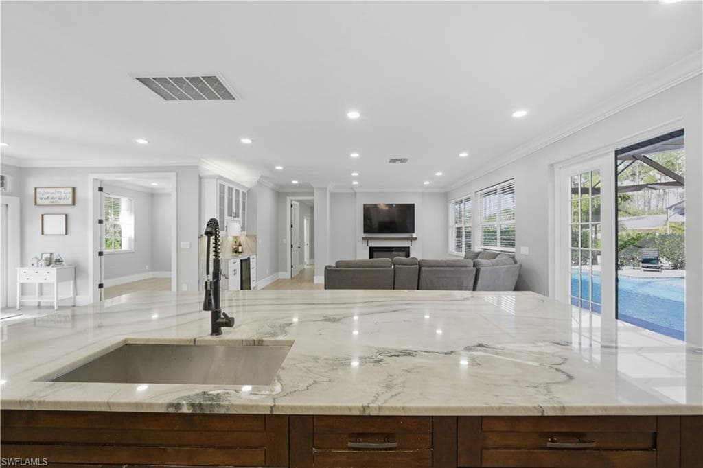25211 Pinson DR-22