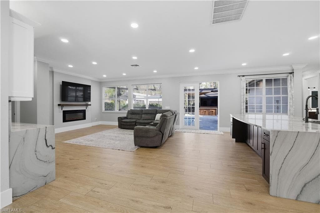 25211 Pinson DR-33