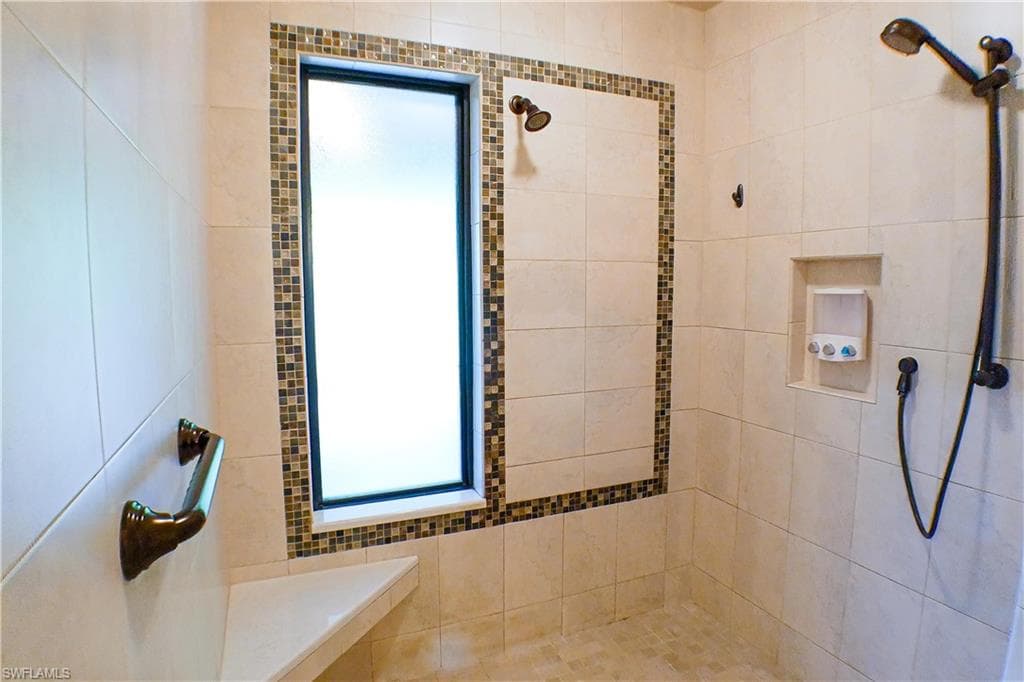 112 pinebrook DR, FORT MYERS FL 33907-19