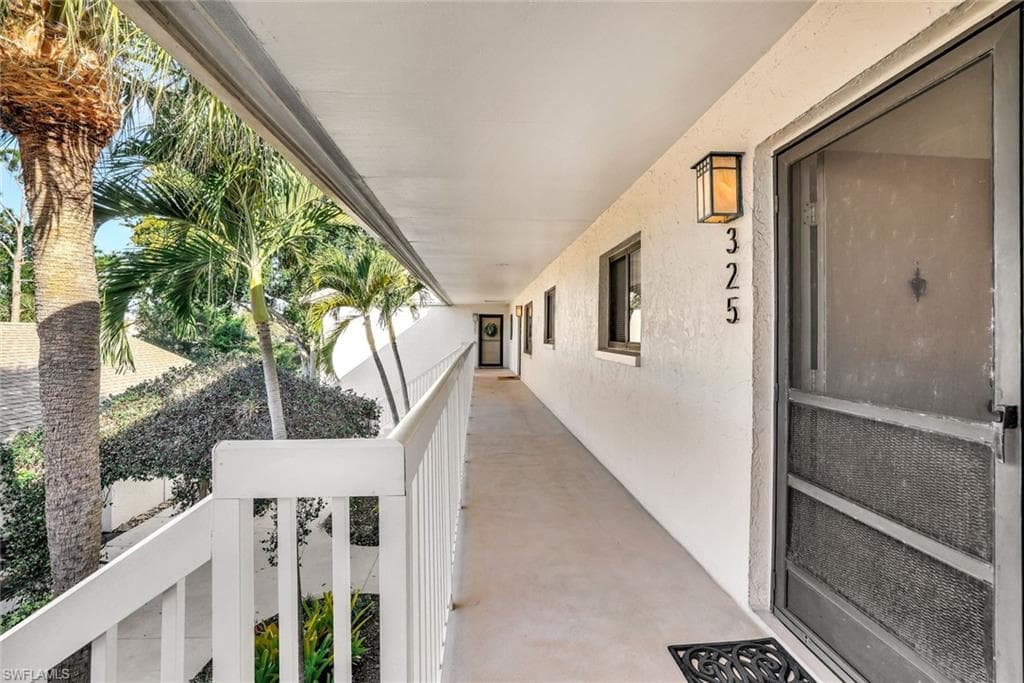 910 Vanderbilt Beach RD # 325W, NAPLES FL 34108-3