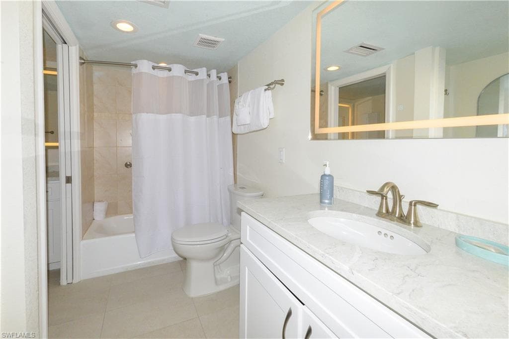 2255 W Gulf DR # 121, SANIBEL FL 33957-12