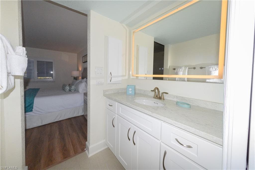 2255 W Gulf DR # 121, SANIBEL FL 33957-16