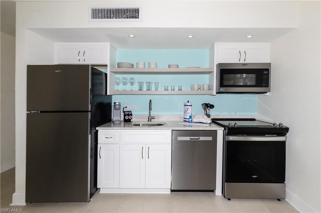 2255 W Gulf DR # 121, SANIBEL FL 33957-7