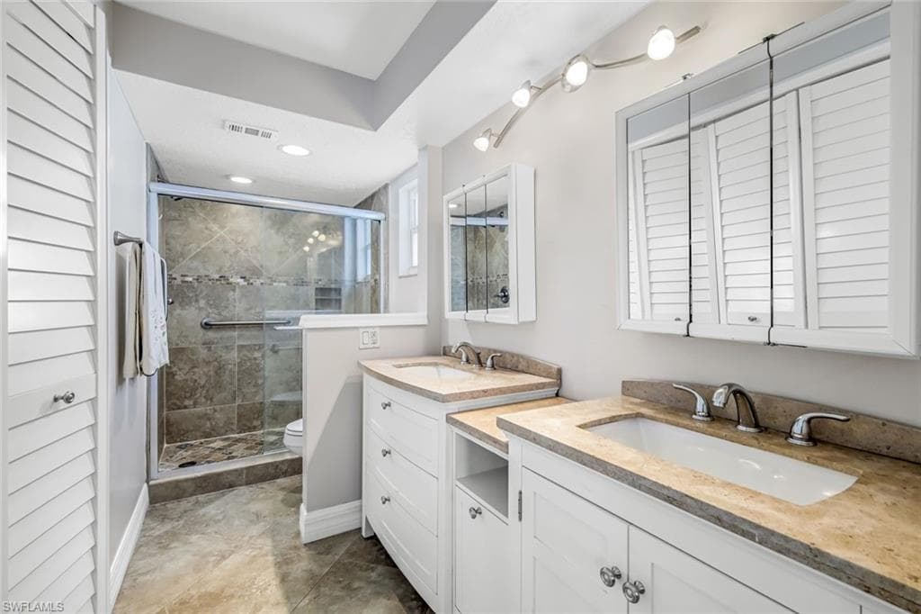 9580 Victoria LN # 208A, NAPLES FL 34109-12