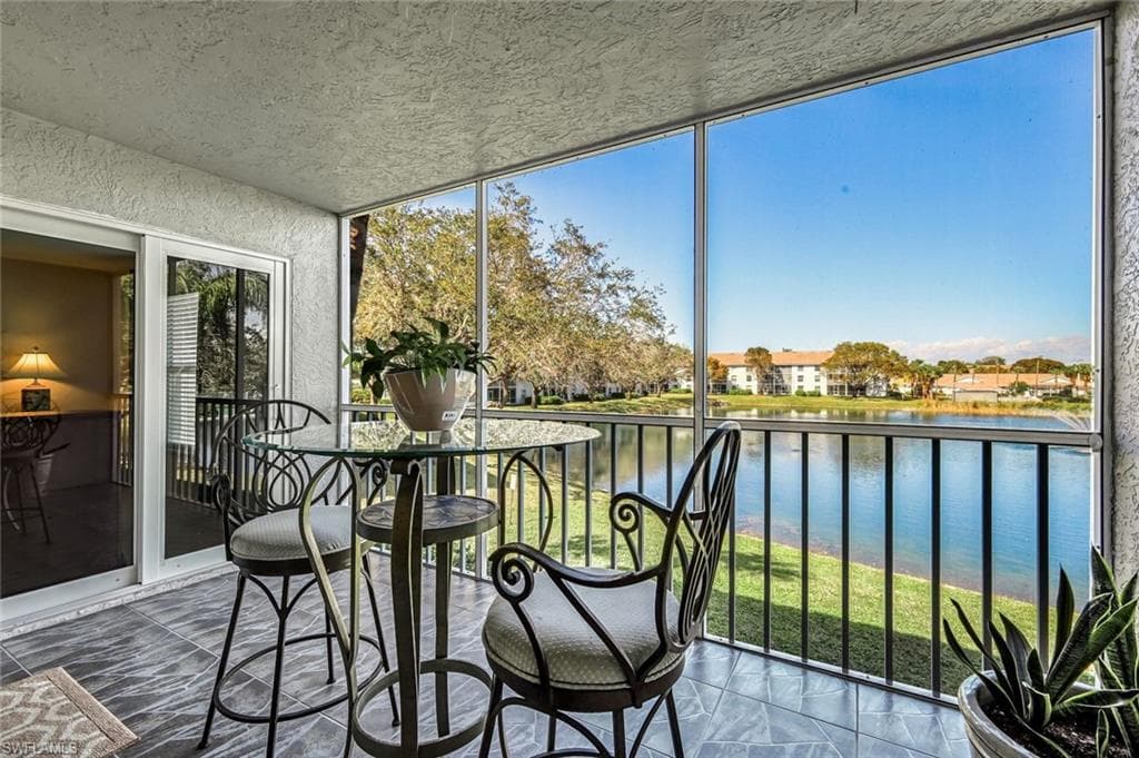 9580 Victoria LN # 208A, NAPLES FL 34109-17