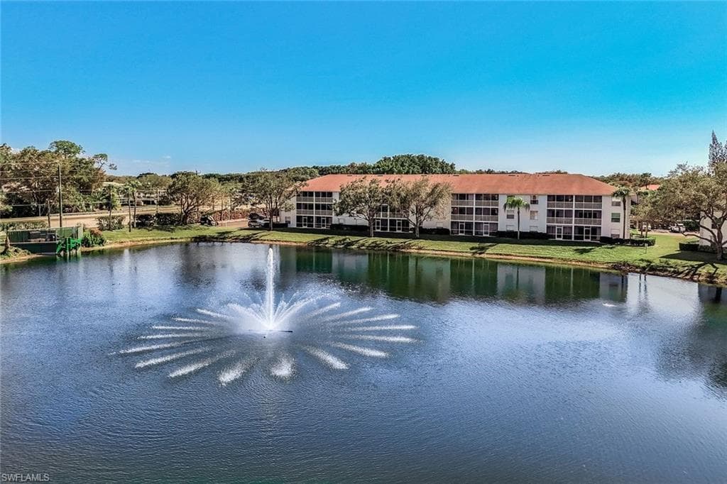 9580 Victoria LN # 208A, NAPLES FL 34109-20