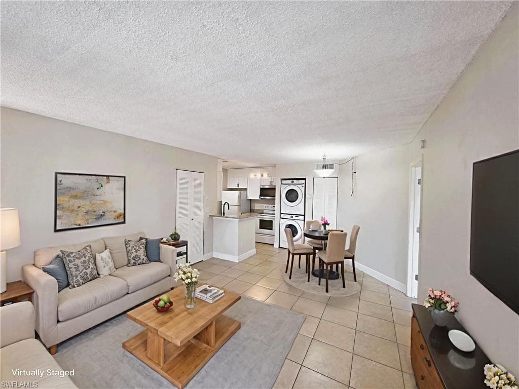 142 Santa Clara DR 5-5