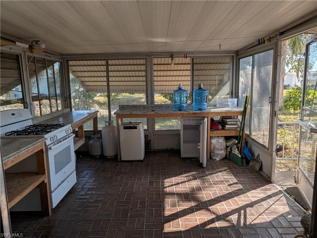 807 Holly Berry CT-12