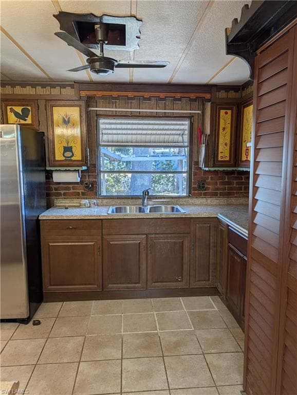 807 Holly Berry CT-6