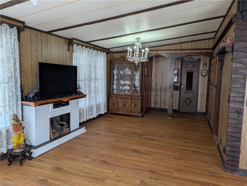 807 Holly Berry CT-2