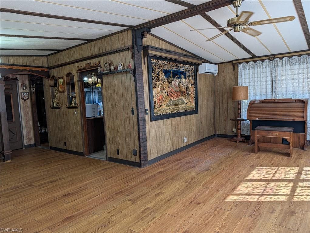 807 Holly Berry CT-4