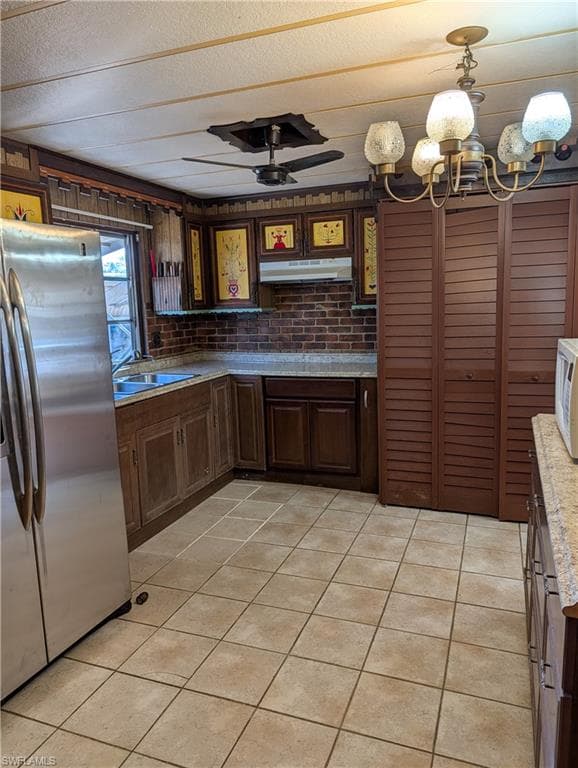 807 Holly Berry CT-8