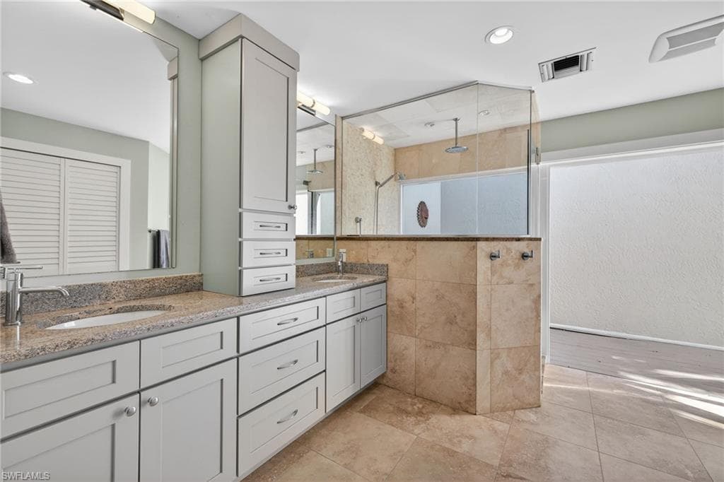 686 Emeril CT, SANIBEL FL 33957-21