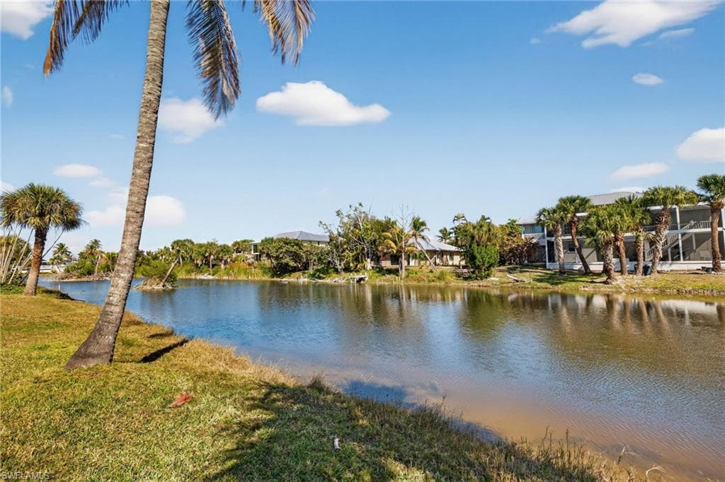 686 Emeril CT, SANIBEL FL 33957-35