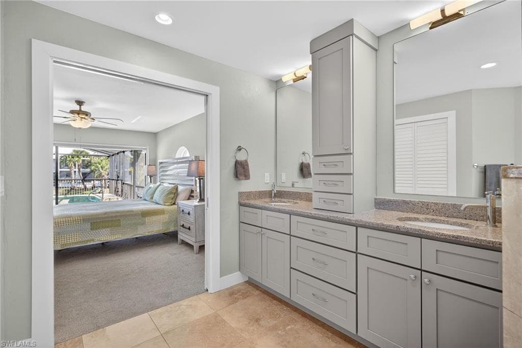 686 Emeril CT, SANIBEL FL 33957-19