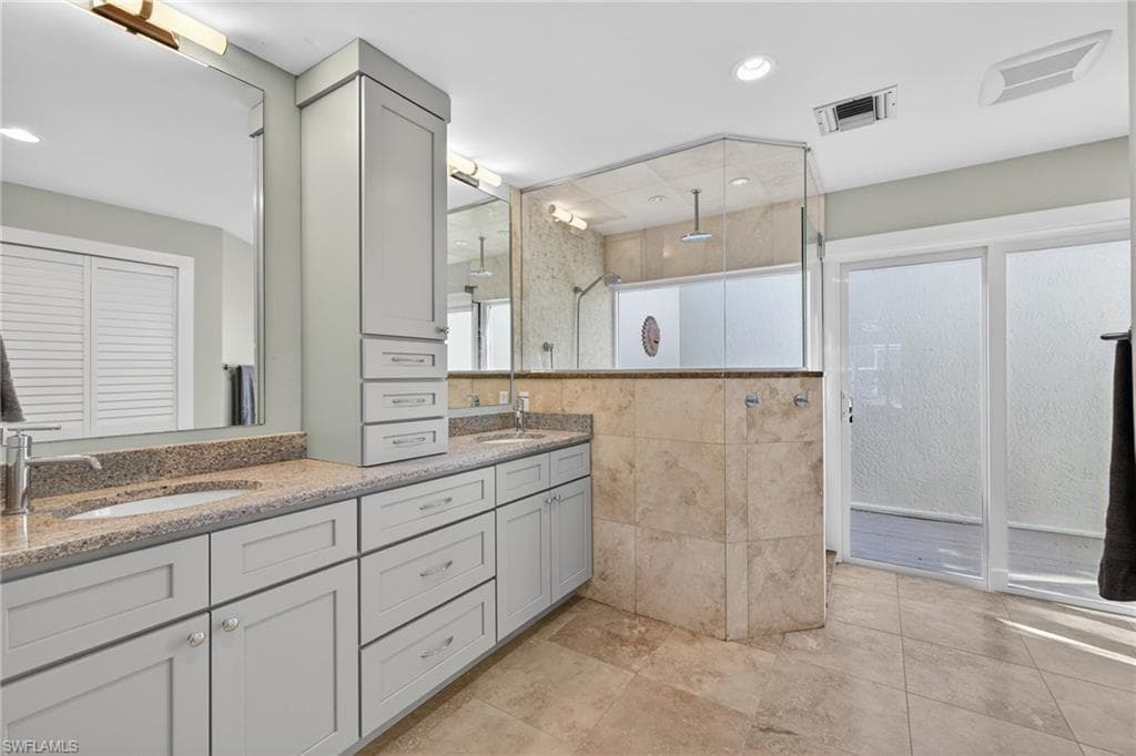 686 Emeril CT, SANIBEL FL 33957-18