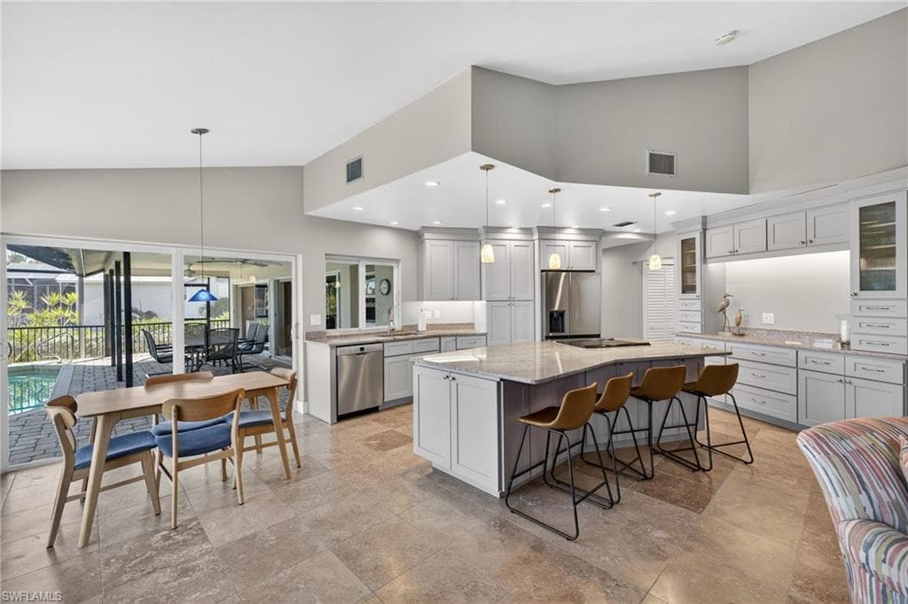 686 Emeril CT, SANIBEL FL 33957-3