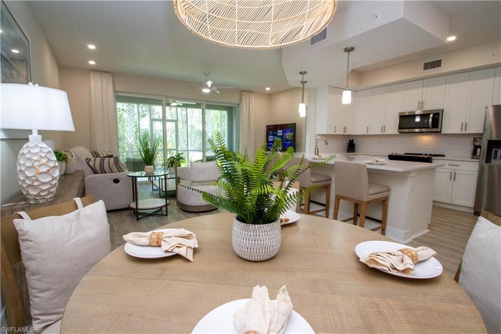 268 Indies Dr # 102, NAPLES FL 34114-1