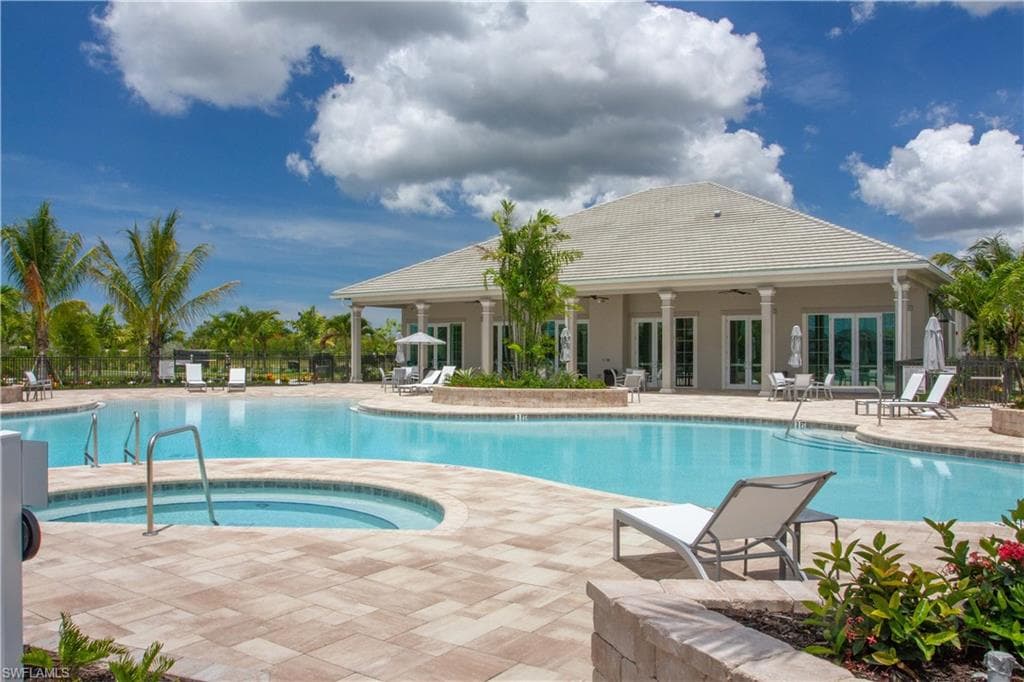 268 Indies Dr # 102, NAPLES FL 34114-41