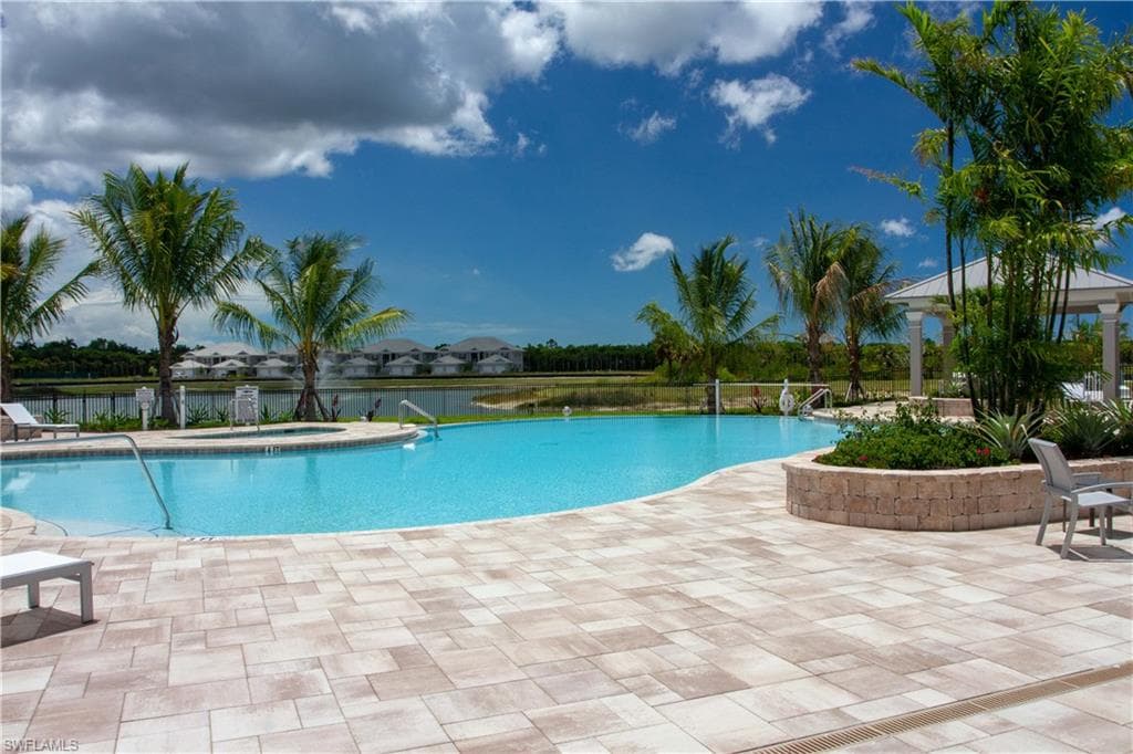 268 Indies Dr # 102, NAPLES FL 34114-40