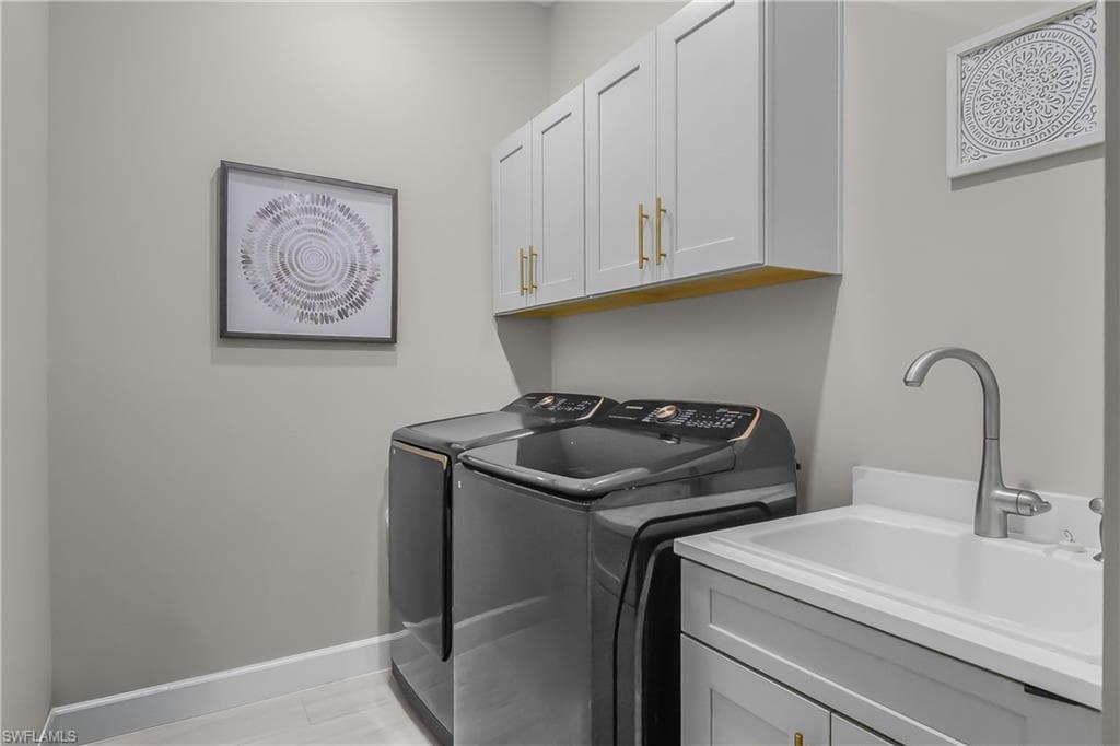 18500 Wildblue BLVD, ESTERO FL 33928-19