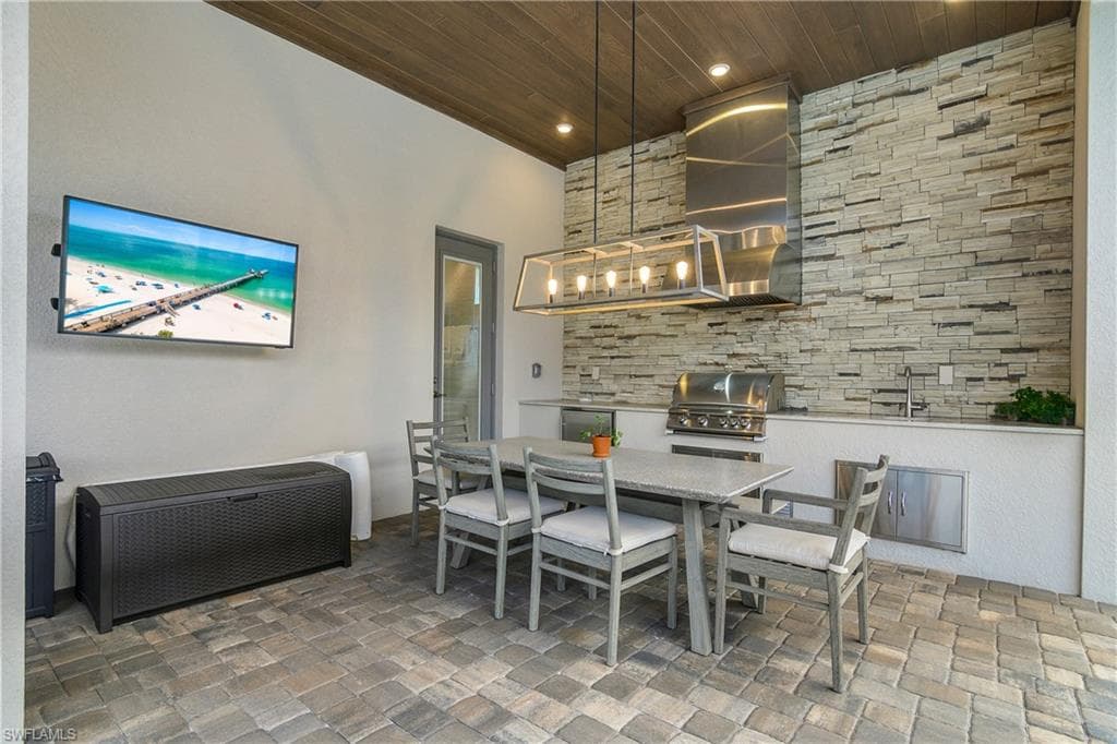 18500 Wildblue BLVD, ESTERO FL 33928-23
