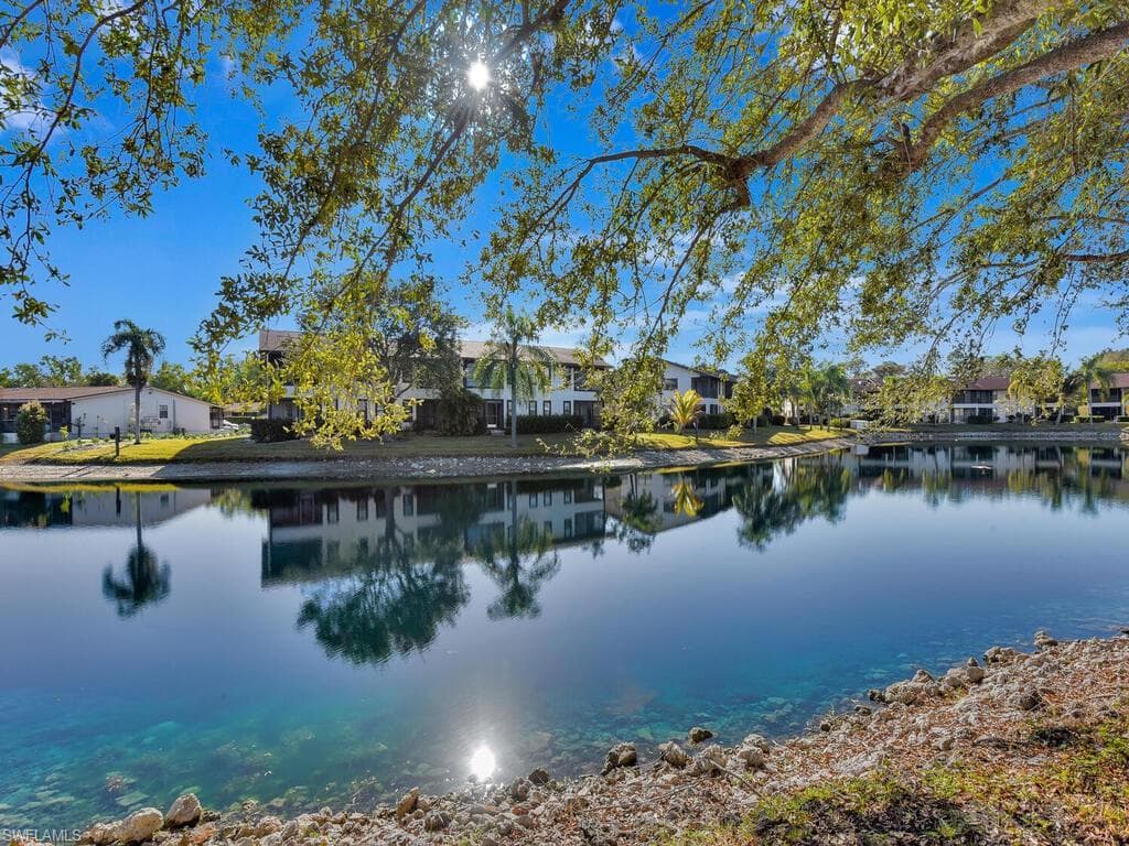 5371 Treetops DR # M103, NAPLES FL 34113-21