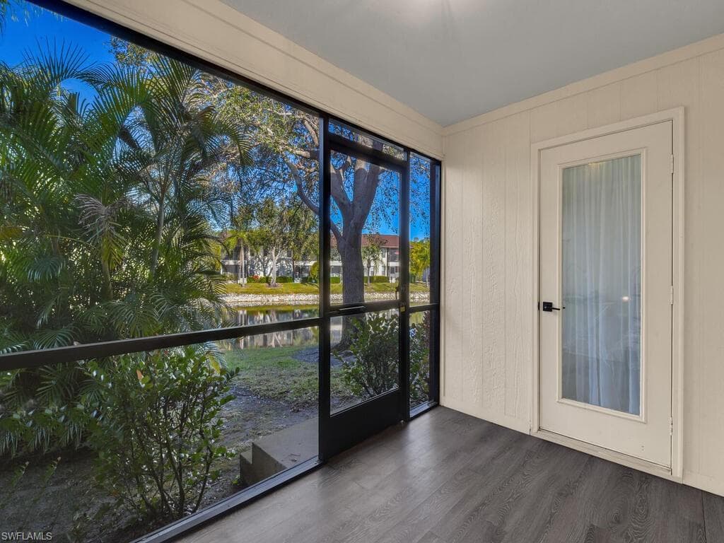 5371 Treetops DR # M103, NAPLES FL 34113-18