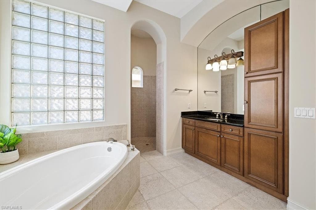 9094 Sahalee CT, NAPLES FL 34113-29