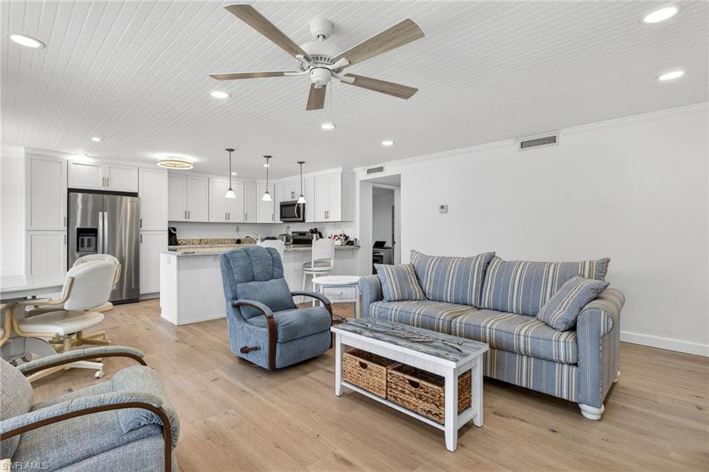 1341 Middle Gulf DR # B, SANIBEL FL 33957-8