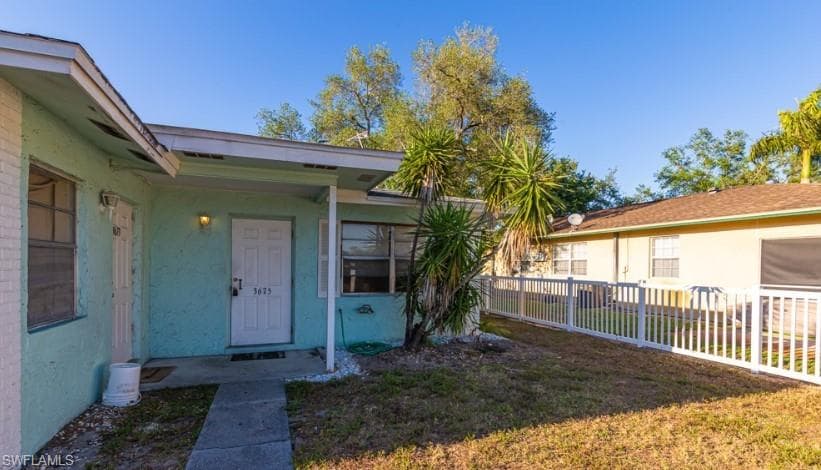 3675 Estey AVE, NAPLES FL 34104-1