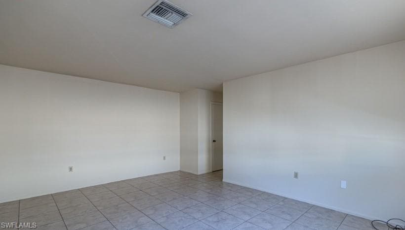 3675 Estey AVE, NAPLES FL 34104-5