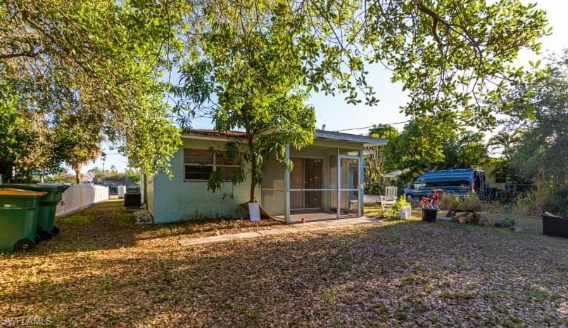 3675 Estey AVE, NAPLES FL 34104-23