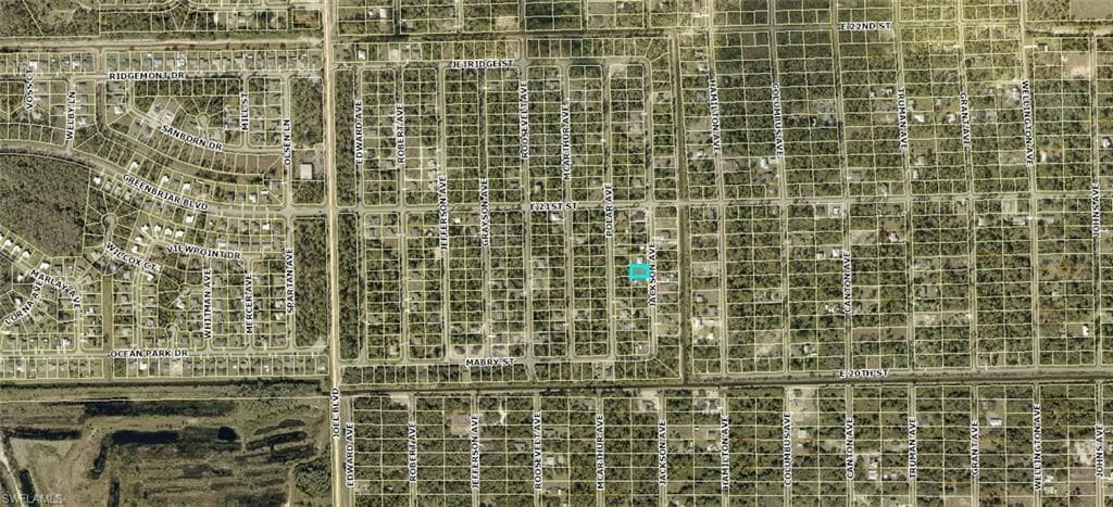 2015 Jackson AVE, ALVA FL 33920-1
