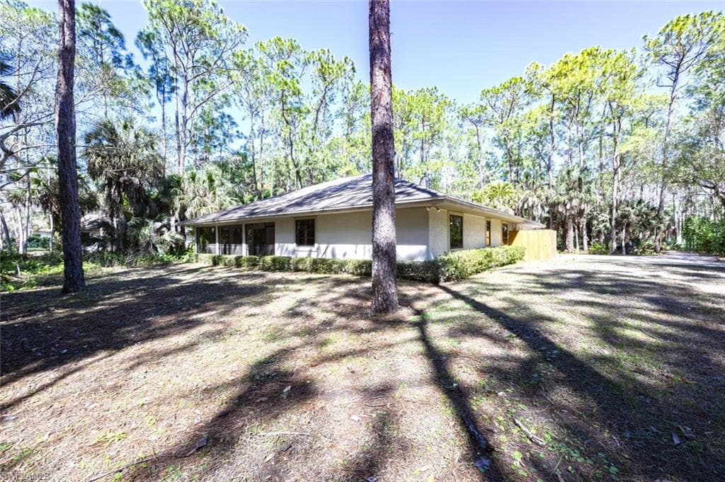 5356 Sycamore DR, NAPLES FL 34119-24