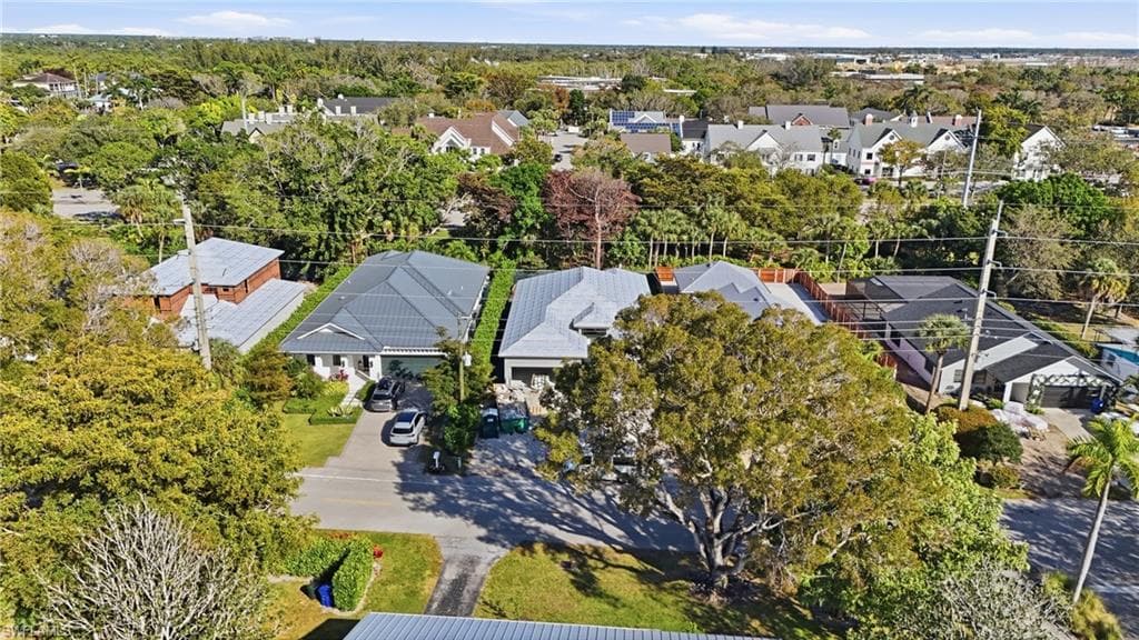 1050 13th ST N, NAPLES FL 34102-6
